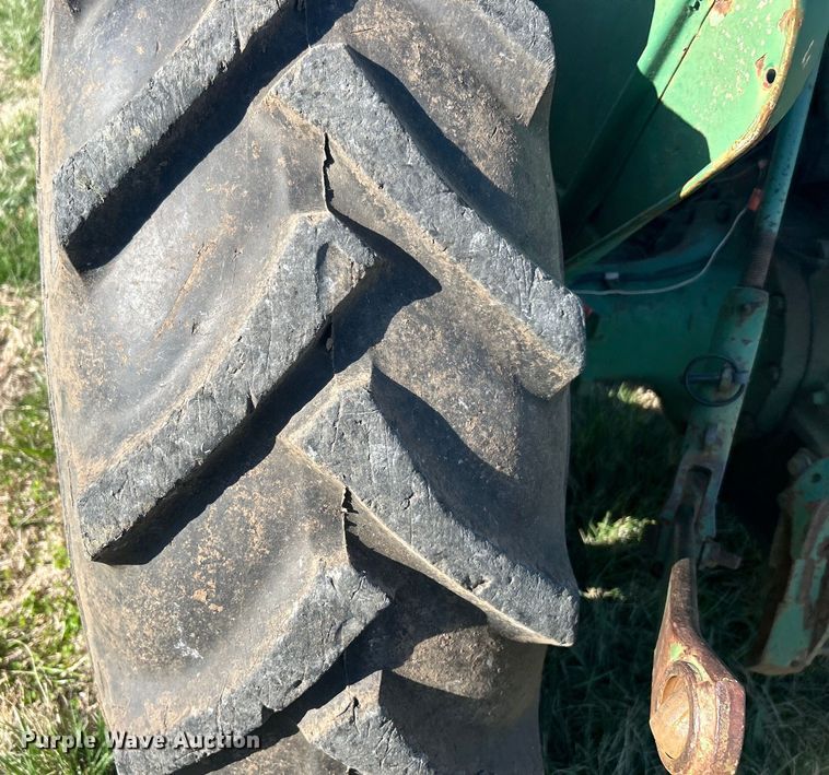 image for item DN0728 1974 John Deere 2030A tractor