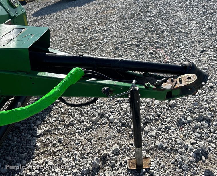 image for item DN0729 2008 John Deere 468 round baler