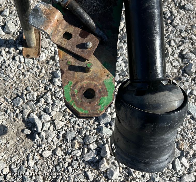 image for item DN0729 2008 John Deere 468 round baler