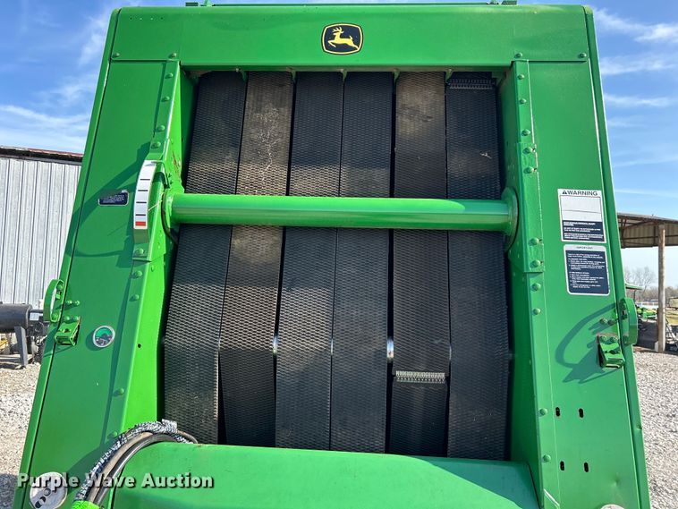 image for item DN0729 2008 John Deere 468 round baler