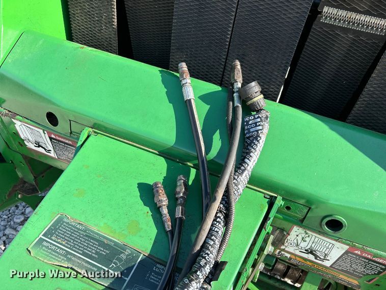 image for item DN0729 2008 John Deere 468 round baler