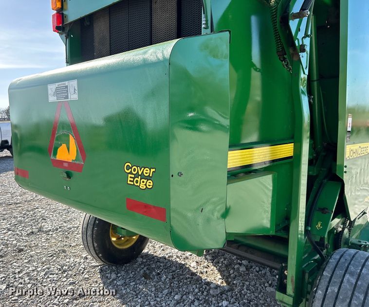 image for item DN0729 2008 John Deere 468 round baler