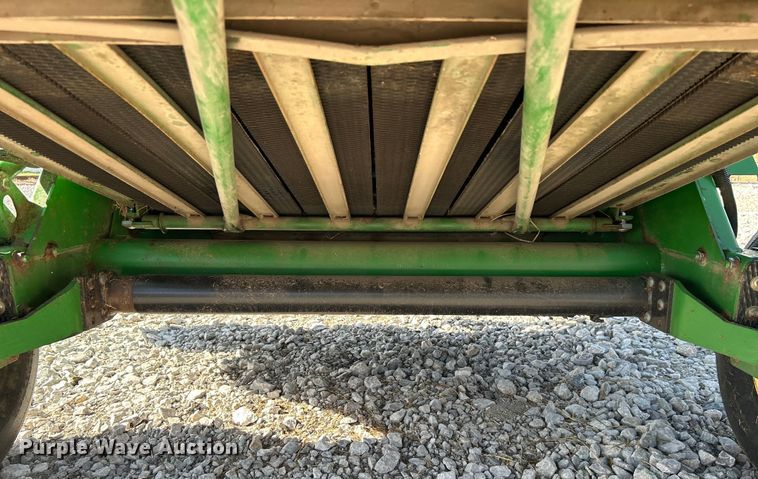 image for item DN0729 2008 John Deere 468 round baler