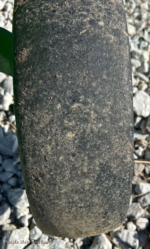 image for item DN0729 2008 John Deere 468 round baler