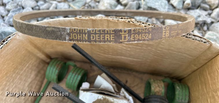 image for item DN0729 2008 John Deere 468 round baler