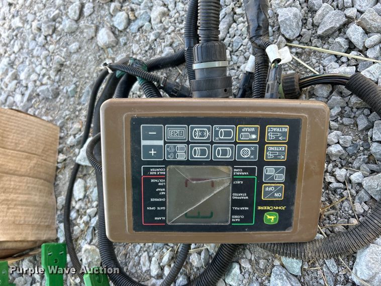 image for item DN0729 2008 John Deere 468 round baler