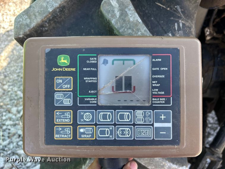 image for item DN0729 2008 John Deere 468 round baler