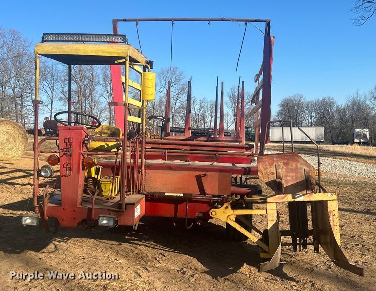 image for item DO1038 New Holland 1046 hay monster