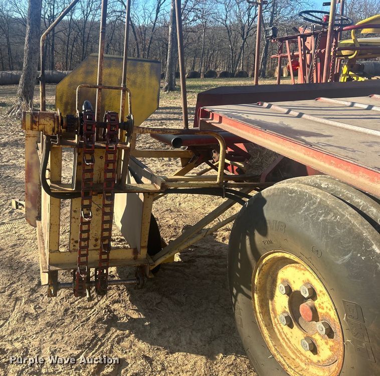 image for item DO1038 New Holland 1046 hay monster