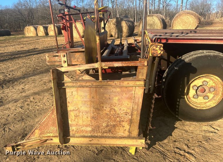 image for item DO1038 New Holland 1046 hay monster