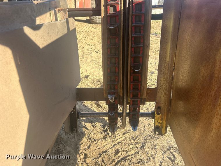 image for item DO1038 New Holland 1046 hay monster