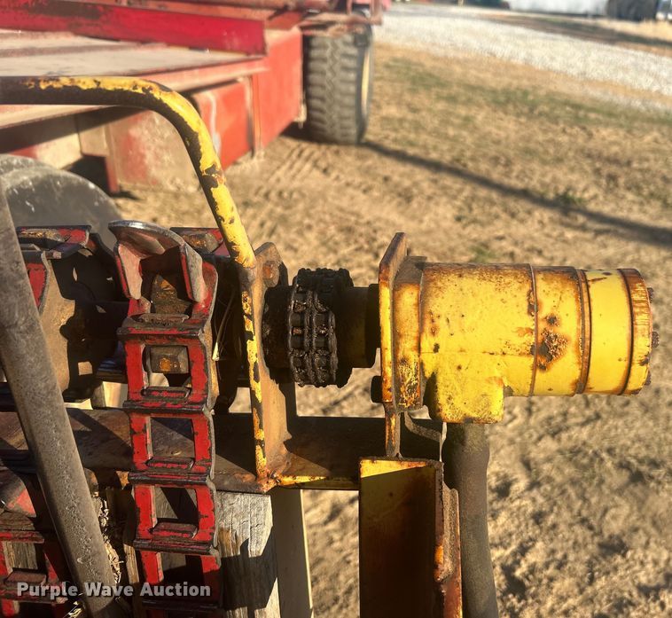 image for item DO1038 New Holland 1046 hay monster