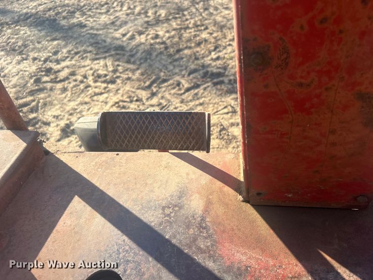 image for item DO1038 New Holland 1046 hay monster