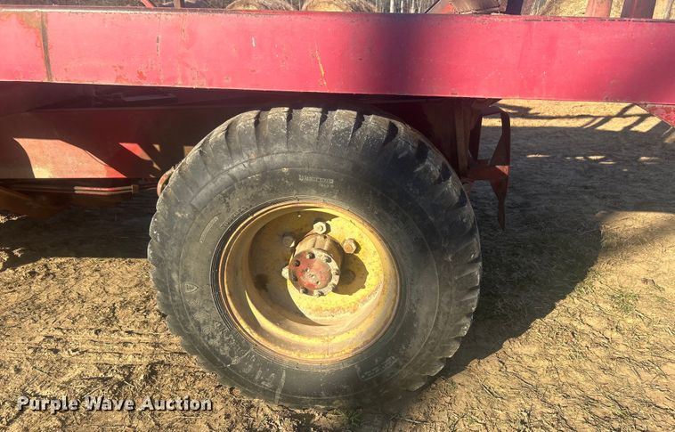 image for item DO1038 New Holland 1046 hay monster