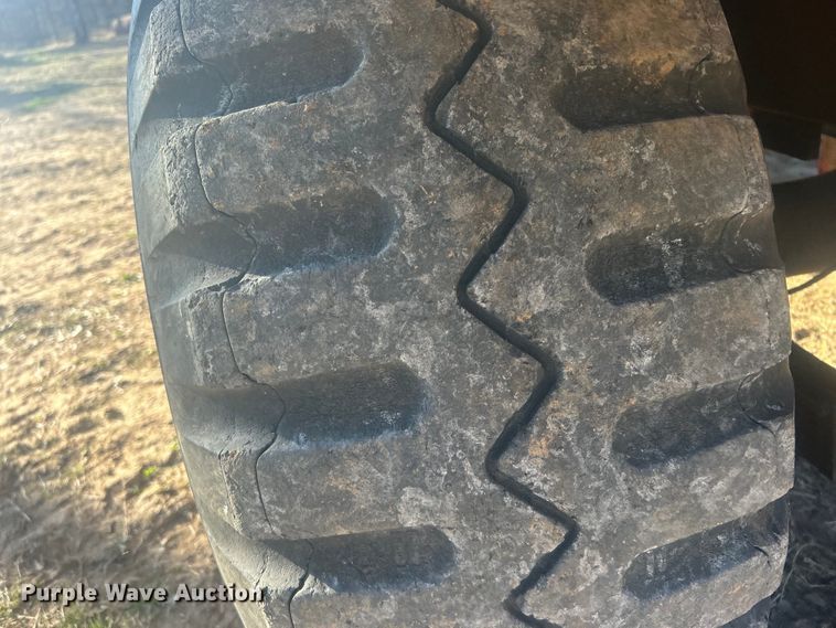 image for item DO1038 New Holland 1046 hay monster