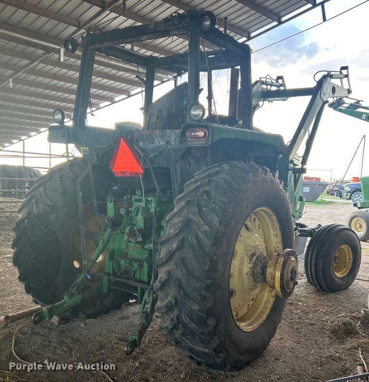 image for item DO1043 1983 John Deere 4450 tractor