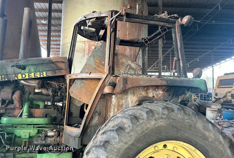 image for item DO1043 1983 John Deere 4450 tractor