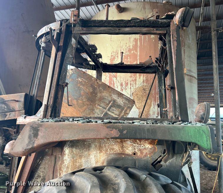 image for item DO1043 1983 John Deere 4450 tractor