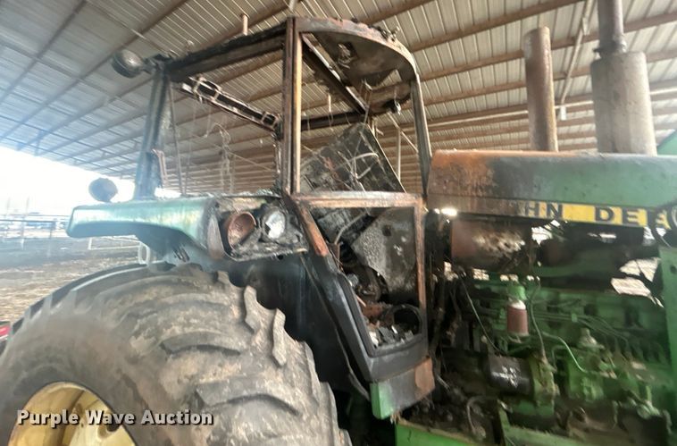 image for item DO1043 1983 John Deere 4450 tractor