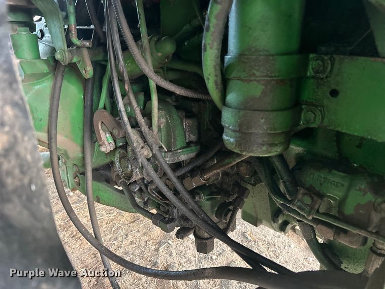 image for item DO1043 1983 John Deere 4450 tractor