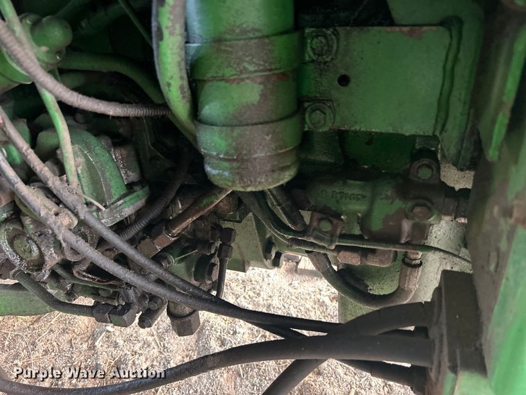 image for item DO1043 1983 John Deere 4450 tractor