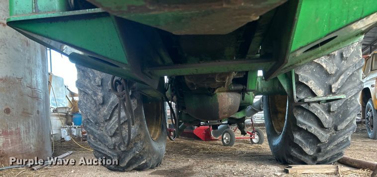 image for item DO1043 1983 John Deere 4450 tractor