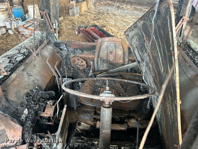 image for item DO1043 1983 John Deere 4450 tractor