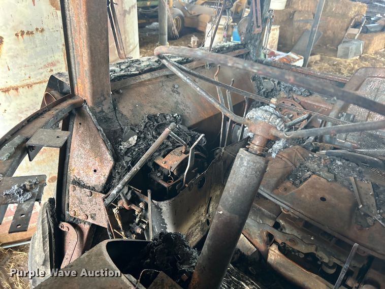 image for item DO1043 1983 John Deere 4450 tractor