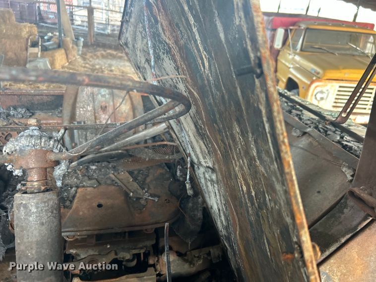 image for item DO1043 1983 John Deere 4450 tractor