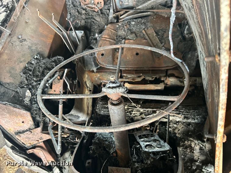 image for item DO1043 1983 John Deere 4450 tractor