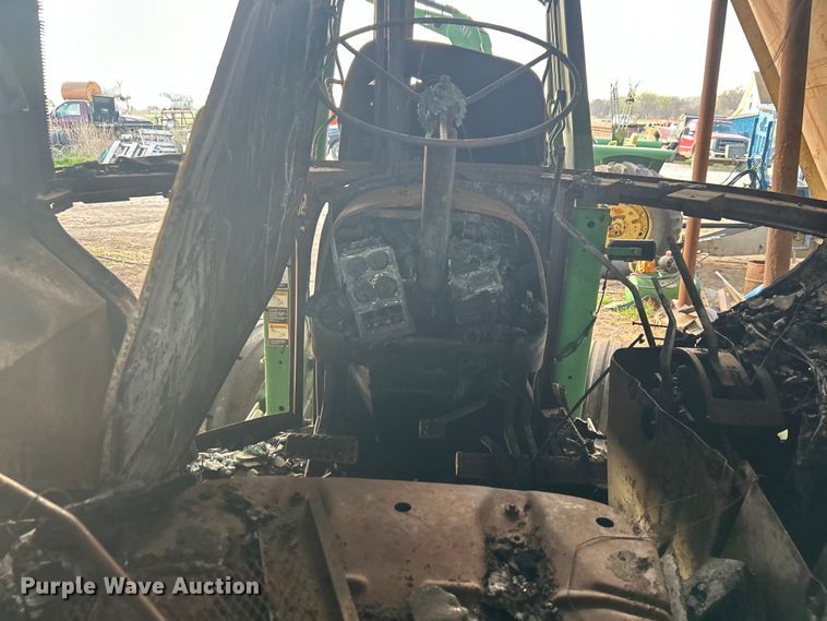 image for item DO1043 1983 John Deere 4450 tractor