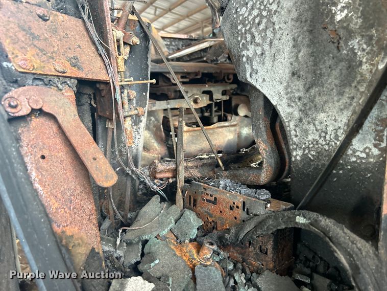 image for item DO1043 1983 John Deere 4450 tractor