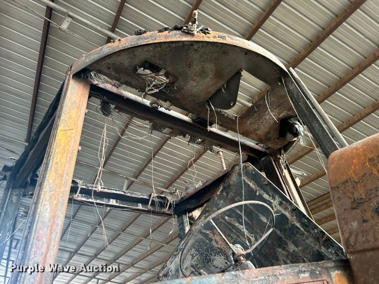 image for item DO1043 1983 John Deere 4450 tractor