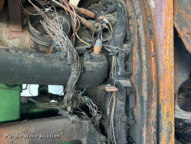 image for item DO1043 1983 John Deere 4450 tractor