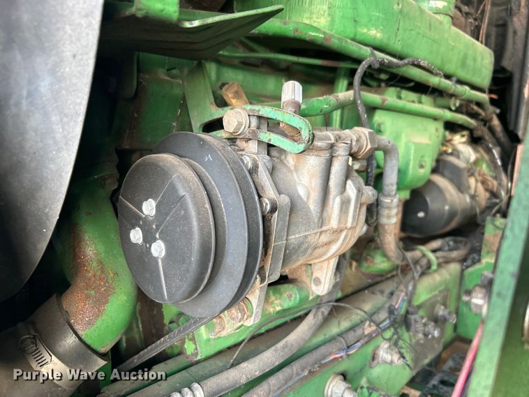 image for item DO1043 1983 John Deere 4450 tractor