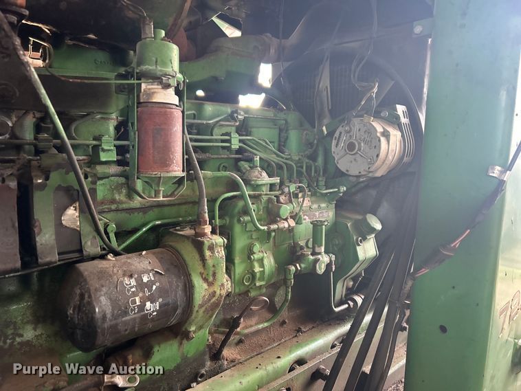 image for item DO1043 1983 John Deere 4450 tractor