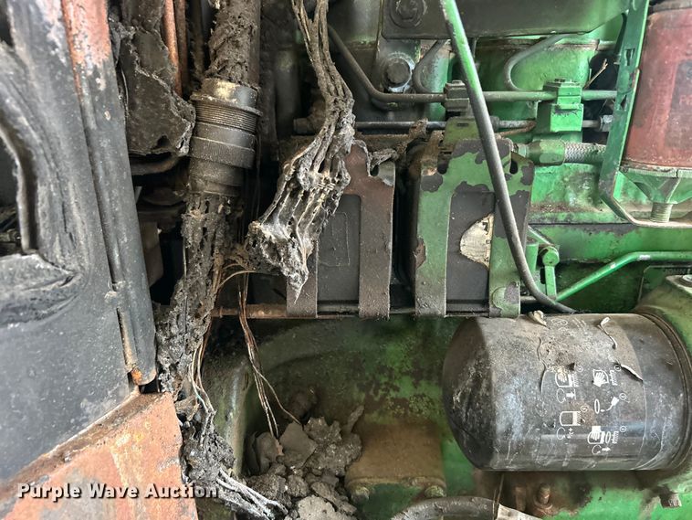 image for item DO1043 1983 John Deere 4450 tractor