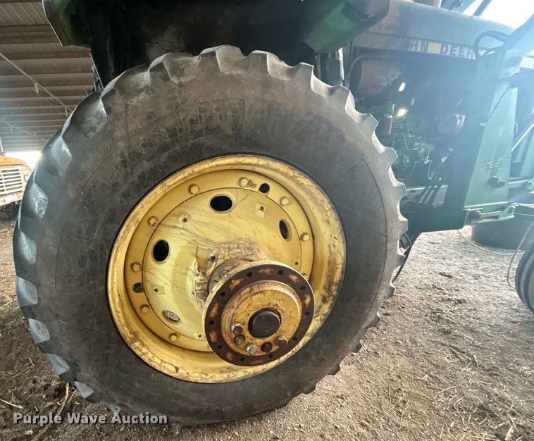 image for item DO1043 1983 John Deere 4450 tractor