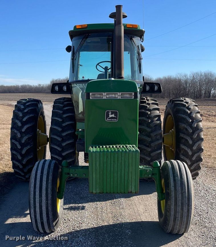 image for item DP0291 1990 John Deere  4455 tractor