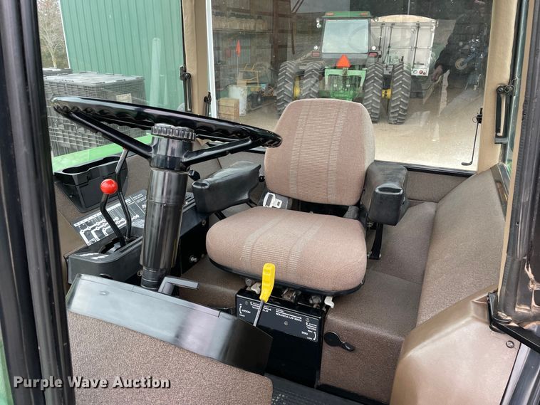 image for item DP0291 1990 John Deere  4455 tractor