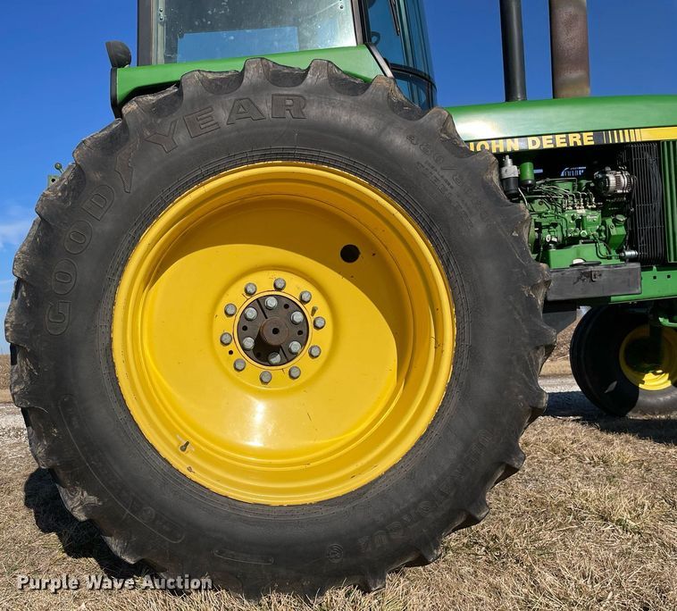 image for item DP0291 1990 John Deere  4455 tractor