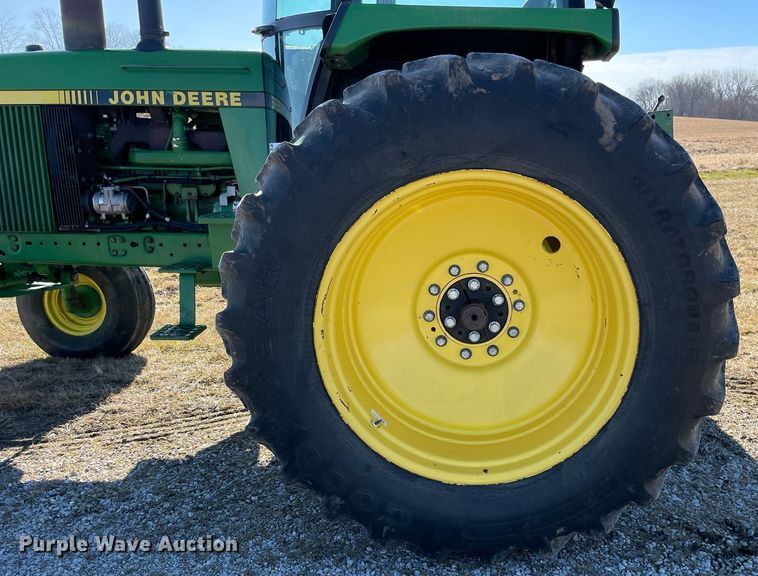 image for item DP0291 1990 John Deere  4455 tractor