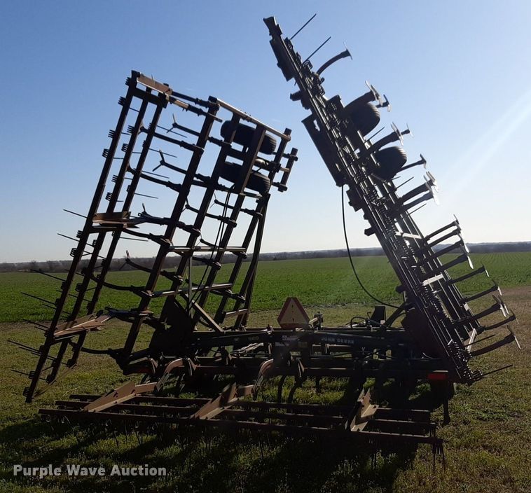 image for item DP2723 John Deere 960 field cultivator