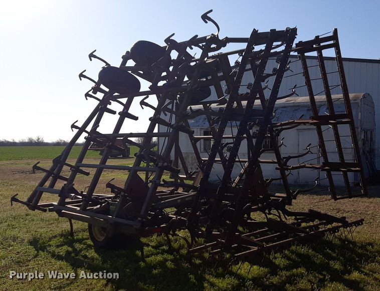 image for item DP2723 John Deere 960 field cultivator