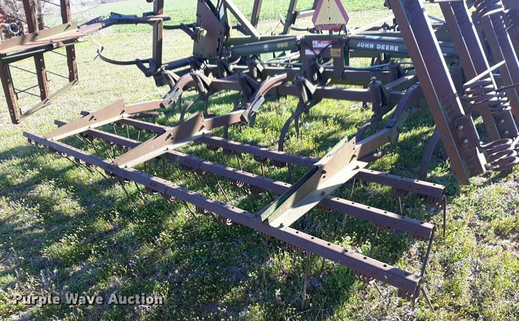 image for item DP2723 John Deere 960 field cultivator