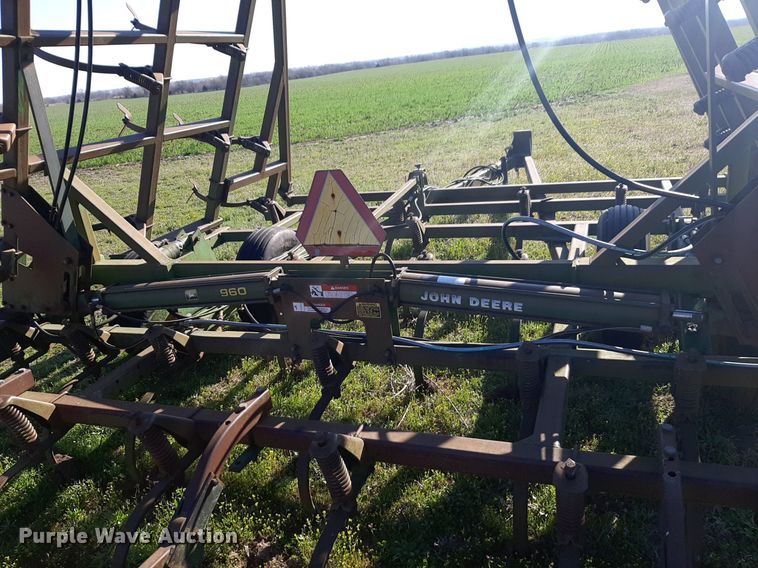 image for item DP2723 John Deere 960 field cultivator