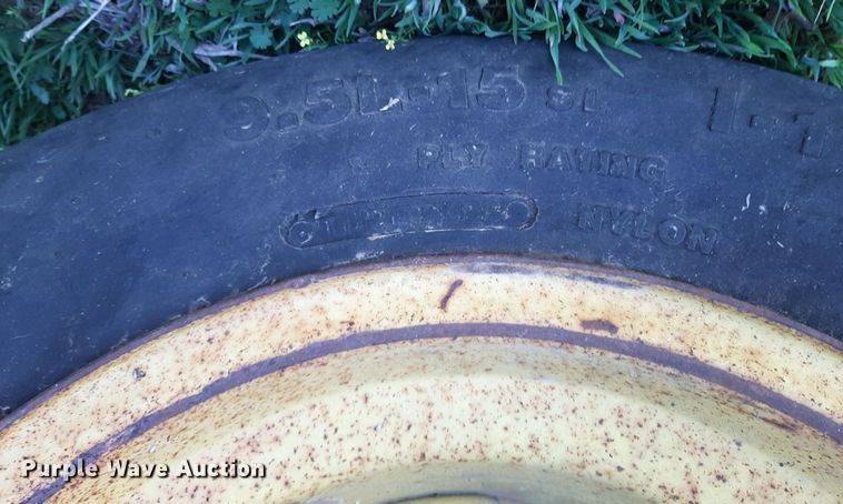 image for item DP2723 John Deere 960 field cultivator