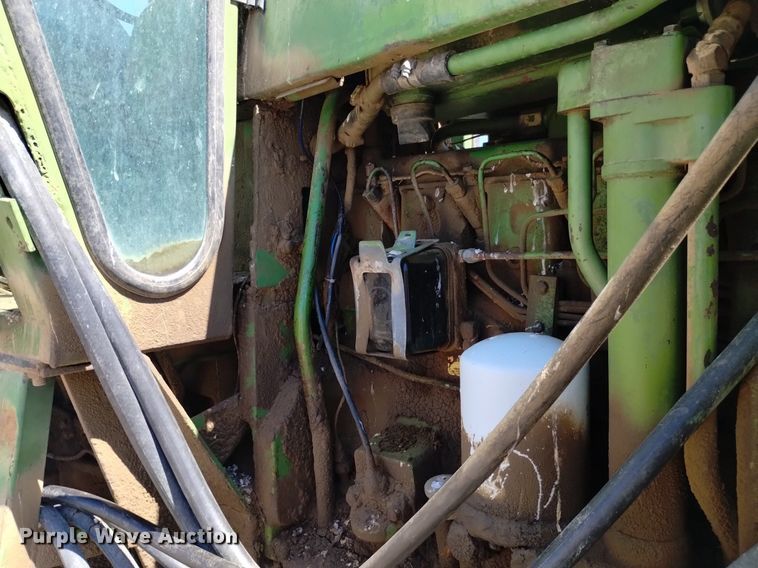 image for item DQ6030 1971 John Deere 4620 tractor