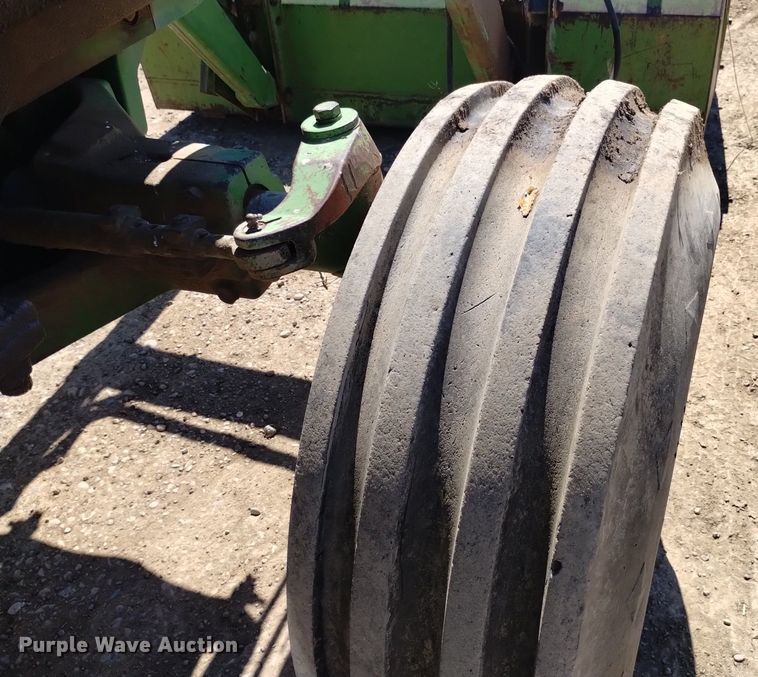 image for item DQ6030 1971 John Deere 4620 tractor