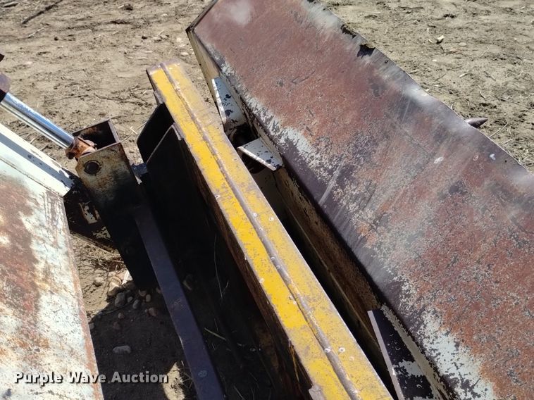 image for item DQ6033 1966 John Deere 2510 tractor